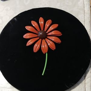 Vintage Daisy pin